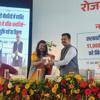 MoS Kamlesh Paswan inaugurates Employment Fair in BHU; distributes appointment letters