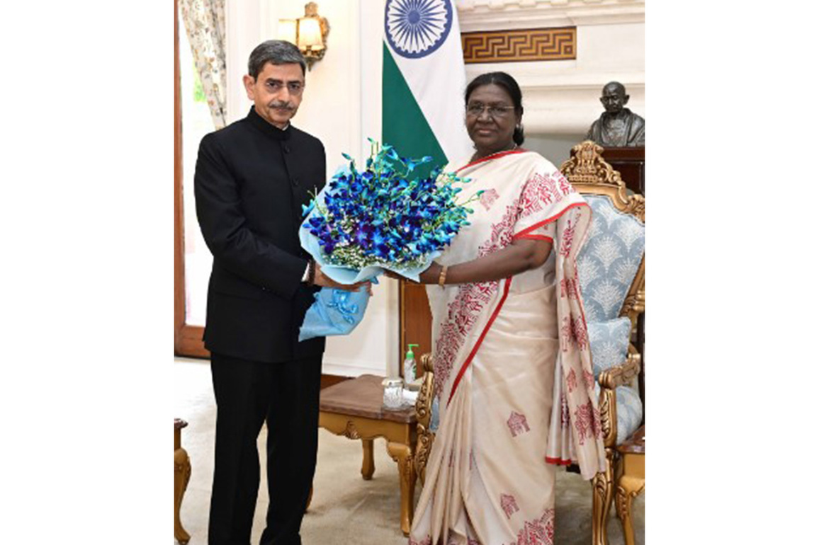 West Bengal Governor RN Ravi calls on President Murmu at Rashtrapati Bhavan