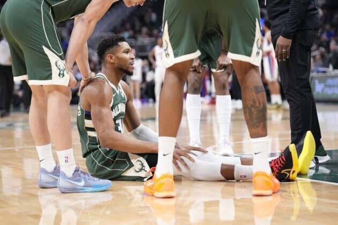 Report: Bucks F Giannis Antetokounmpo (calf) out 2-4 weeks
