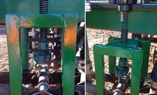 Parallelogram planter spring assistant