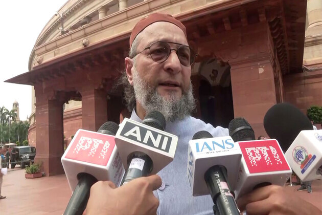 "What did you achieve with Howdy Modi, Namaste Trump?": AIMIM chief Owaisi slams Centre over H1-B visa fee hike