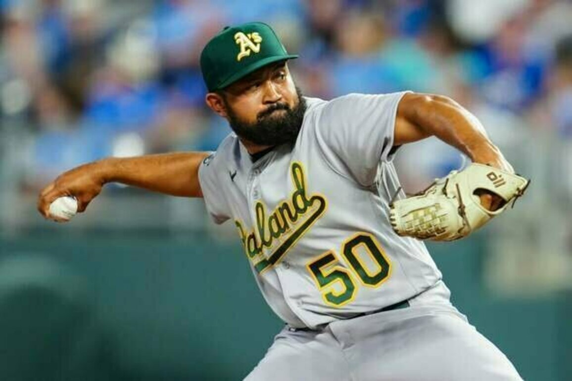 Yankees claim RHP Rico Garcia off waivers from Mets