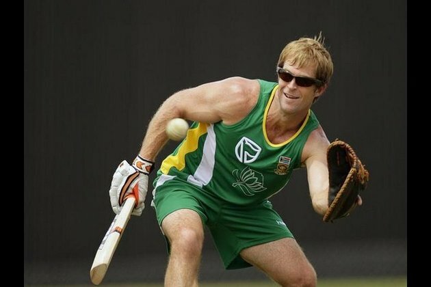 Jonty Rhodes enjoys home workout with kids amid lockdown
