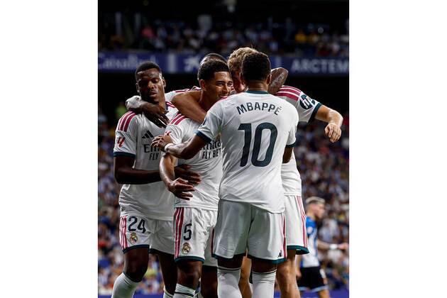 Defensive flaws persist as Mourinho starts second Real Madrid stint with 2-1 win over Espanyol