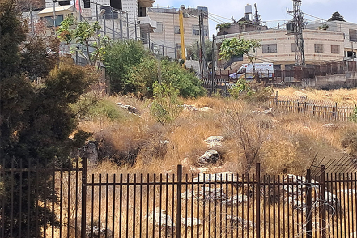 Suspected terror attack thwarted at Hebron checkpoint