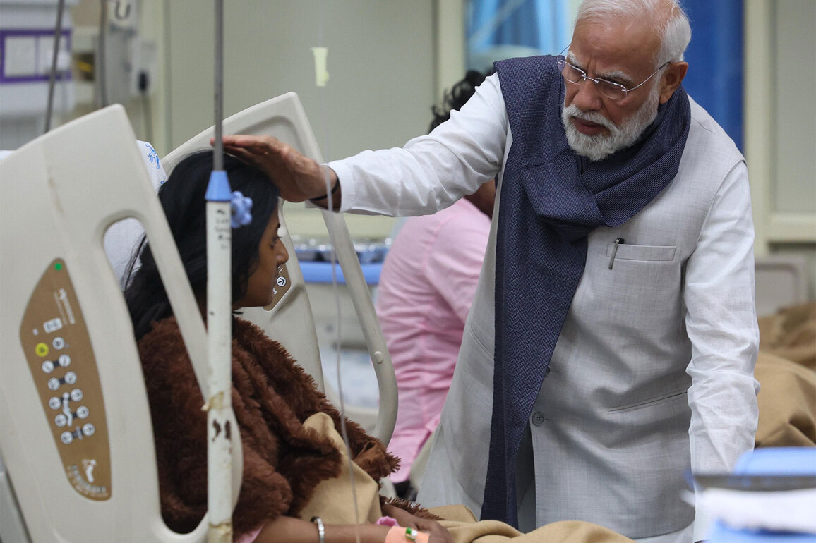 PM Modi visits LNJP hospital to meet injured victims of Delhi blast