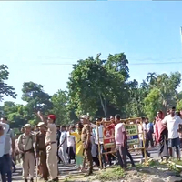 Violent protest erupts outside Baksa jail, stones pelted on vehicles carrying accused in Zubeen Garg death case