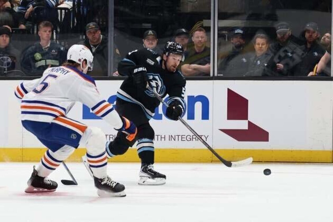 Clayton Keller's OT goal caps Mammoth's rally past Oilers