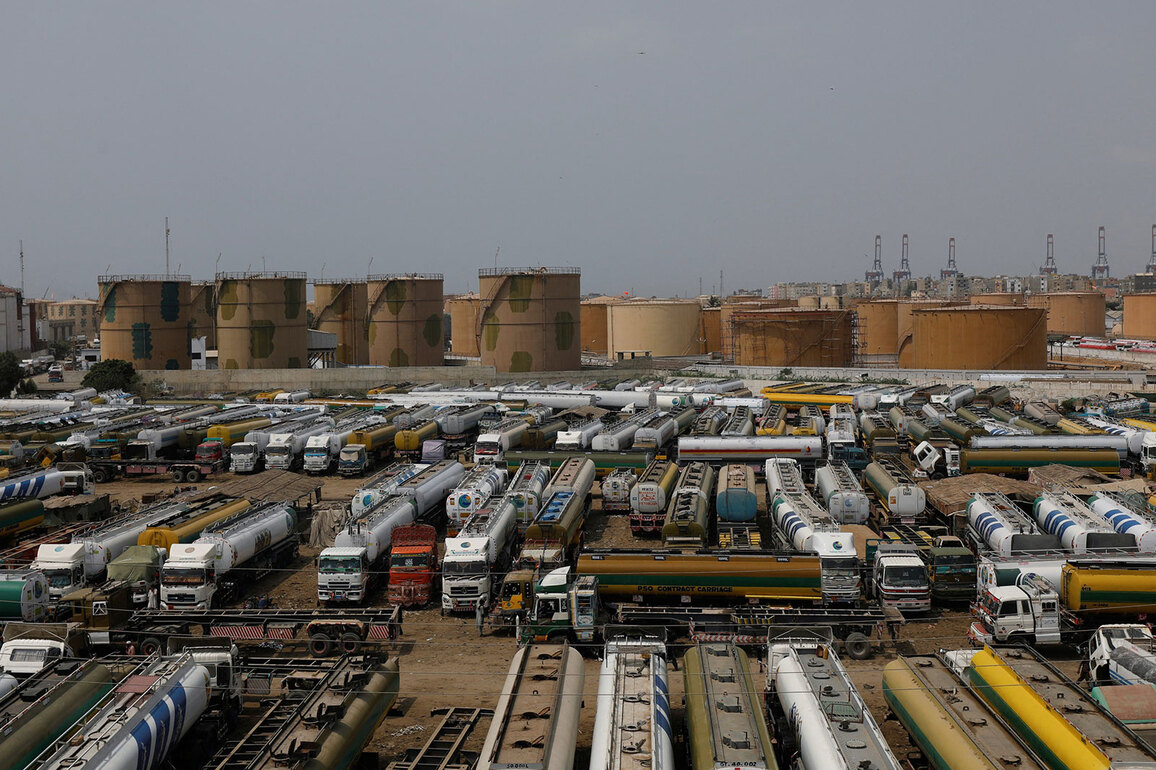 Regulator's inaction pushes Pakistan's oil sector to the brink