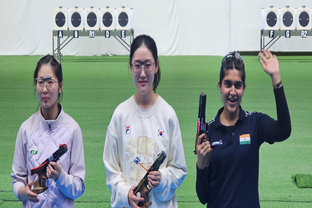Esha nails maiden individual world championship medal with bronze in women's 25m pistol