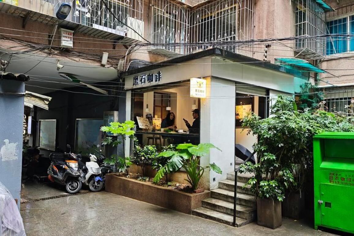 Coffee, tea and craft beer redefining urban rhythm of mountainous Chinese city