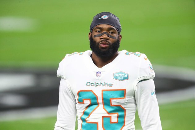 Dolphins CB Xavien Howard sits with ankle injury