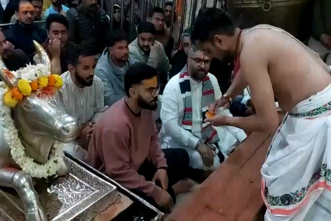 Virat Kohli, Kuldeep Yadav offer prayers at Shree Mahakaleshwar Temple in Ujjain