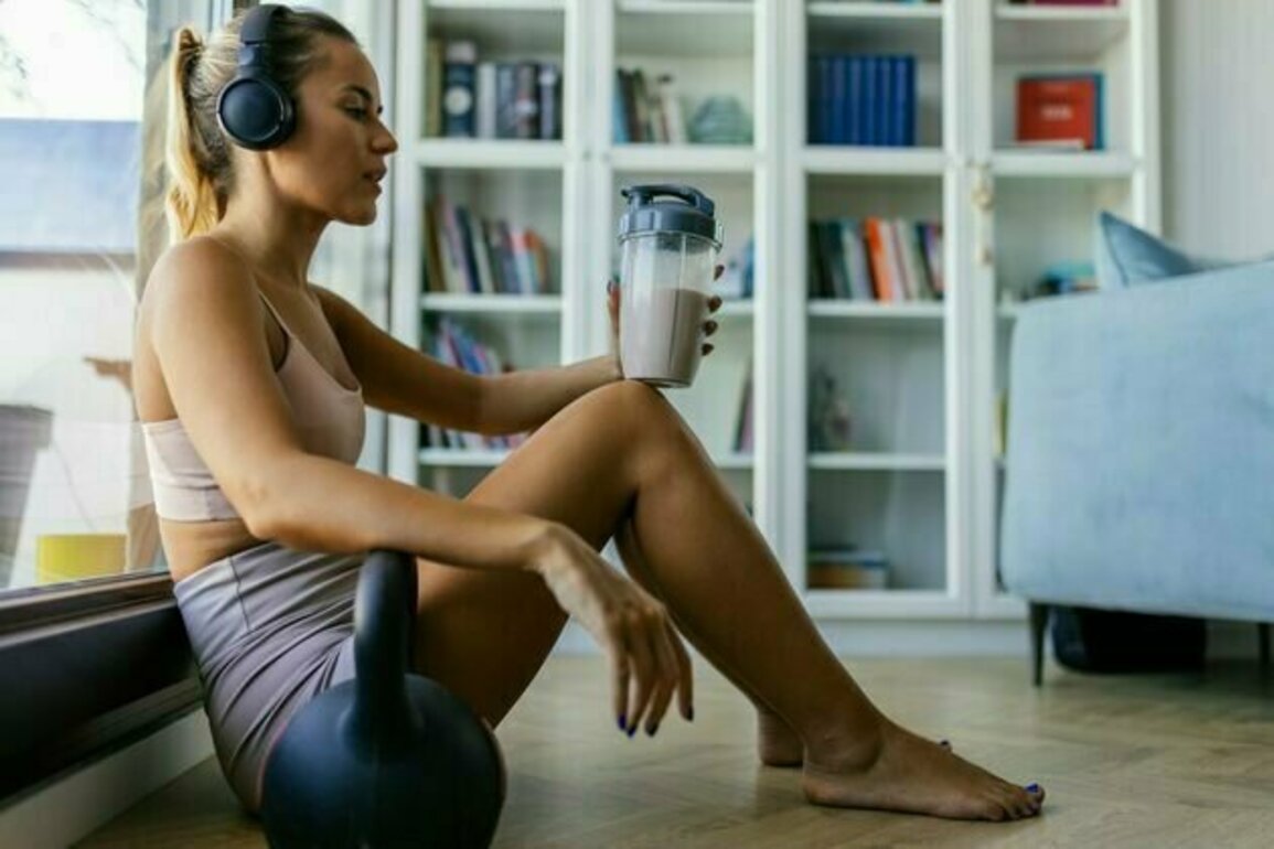 What is creatine? What does the science say about its claims to build muscle and boost brain health?