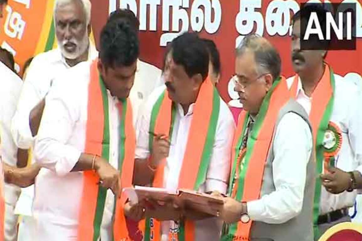 Nainar Nagendran named TN BJP President, Annamalai calls it historic moment