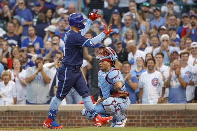 Cubs clobber reeling Cardinals 7-2