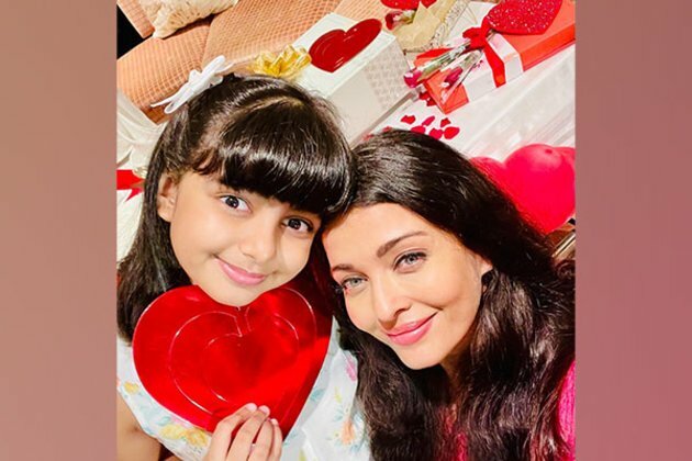 Aishwarya, Aaradhya chat with Eva Longoria's son at Cannes, video gets viral