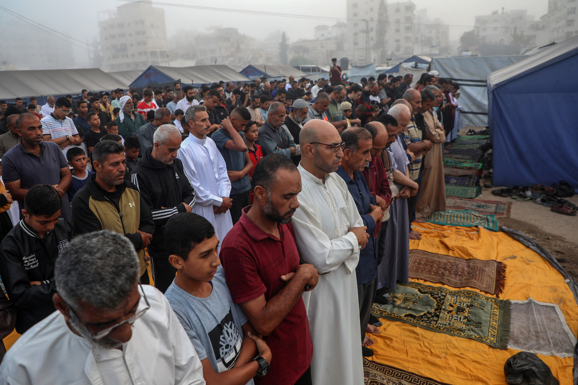 MIDEAST-GAZA CITY-EID AL-ADHA-PRAYER