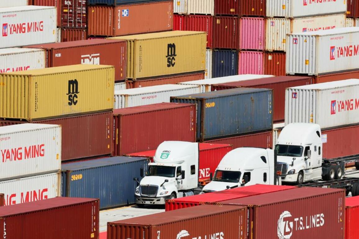 Confusion reigns as Trump rolls out sweeping tariffs