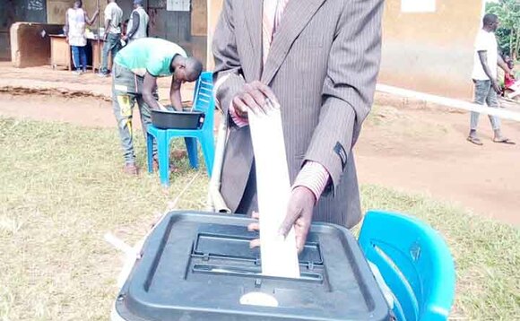 Ffeffekka Sserubogo ng'akuba akalulu. Ffeffekka Sserubogo ng'akuba akalulu.