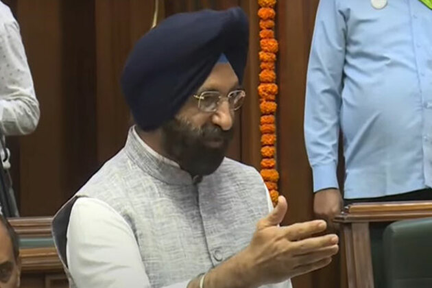 CAG report on DTC: BJP's Sirsa accuses Kejriwal of "Corruption", Atishi seeks discussion on Wednesday