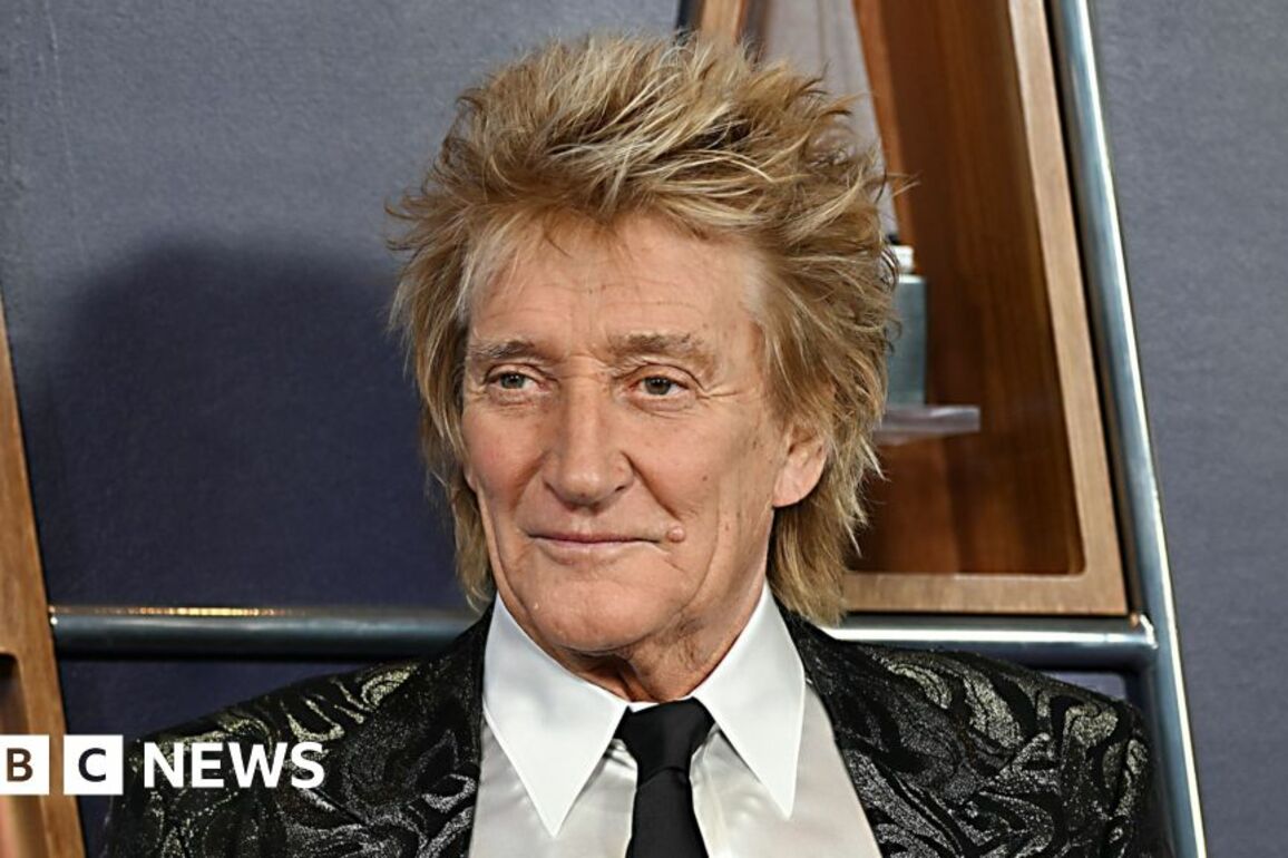 Rod Stewart cancels US gigs ahead of Glastonbury legends slot