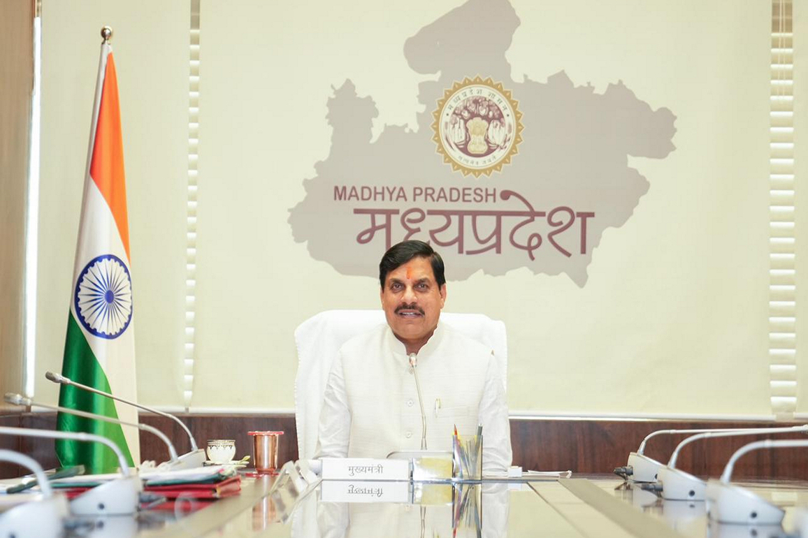 MoCA launches 'Fare Se Fursat' scheme; Union Minister Naidu, CM Yodav flag off first-ever Rewa-Raipur flight