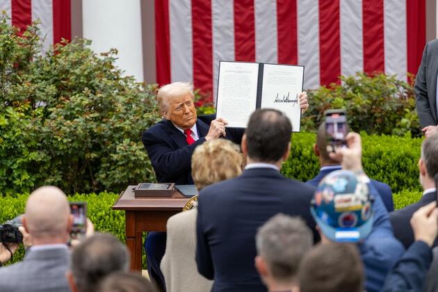 Xinhua Commentary: Trump's "reciprocal tariffs" a manifestation of Washington's modern-day piracy