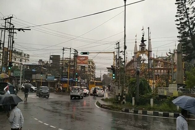 Guwahati witnesses massive waterlogging following heavy rain on Friday