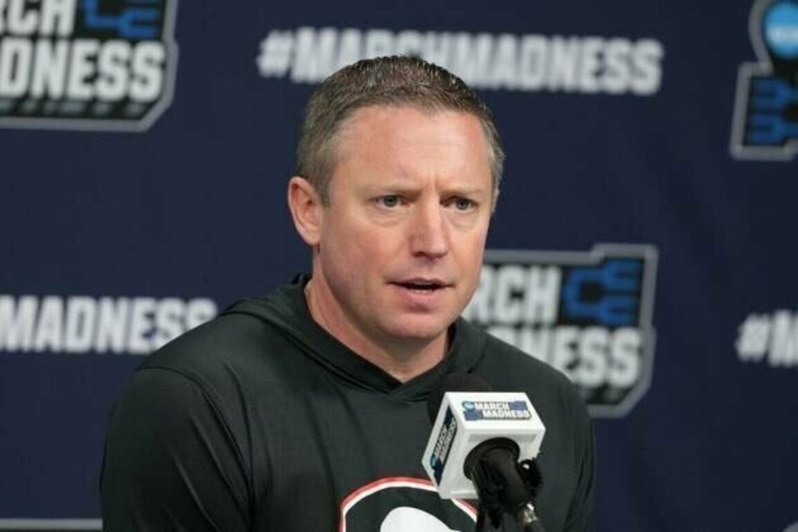 Georgia extends coach Mike White through 2031