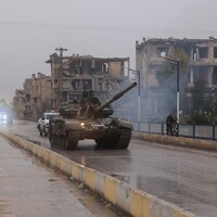 US army launches retaliatory strikes on dozens of ISIL targets in Syria