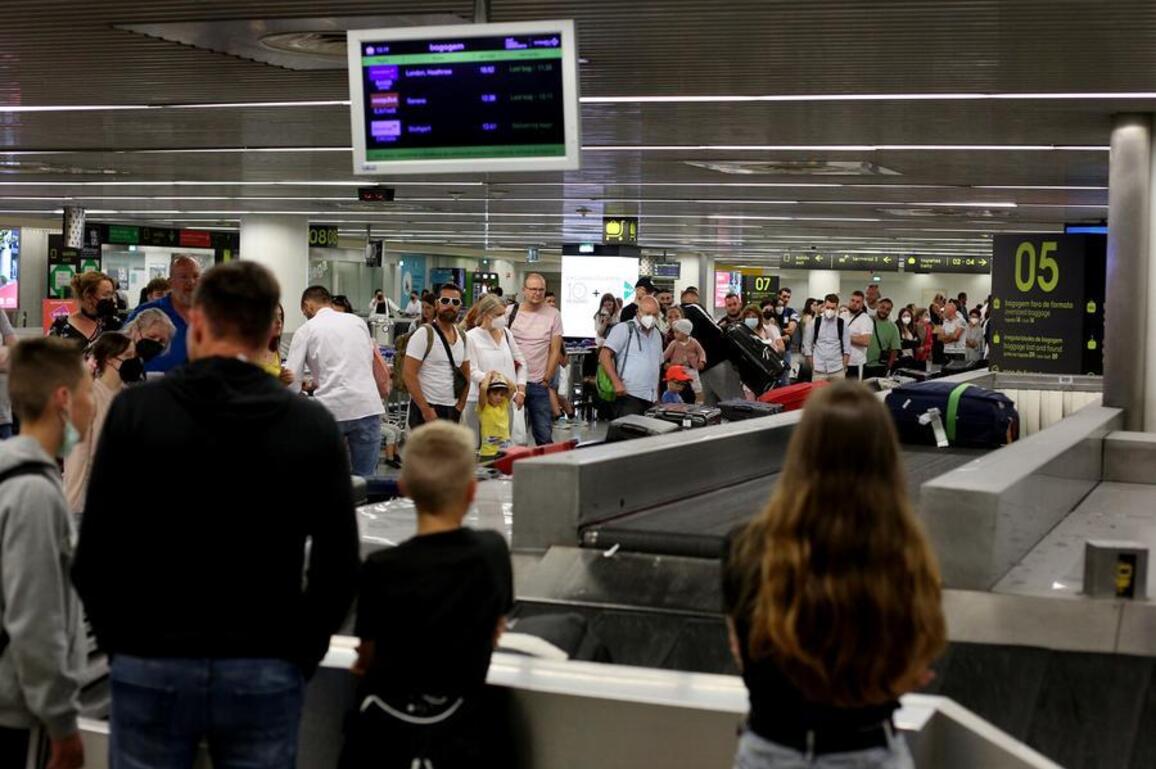 Portuguese economy threatened as airports groan under tourism boom