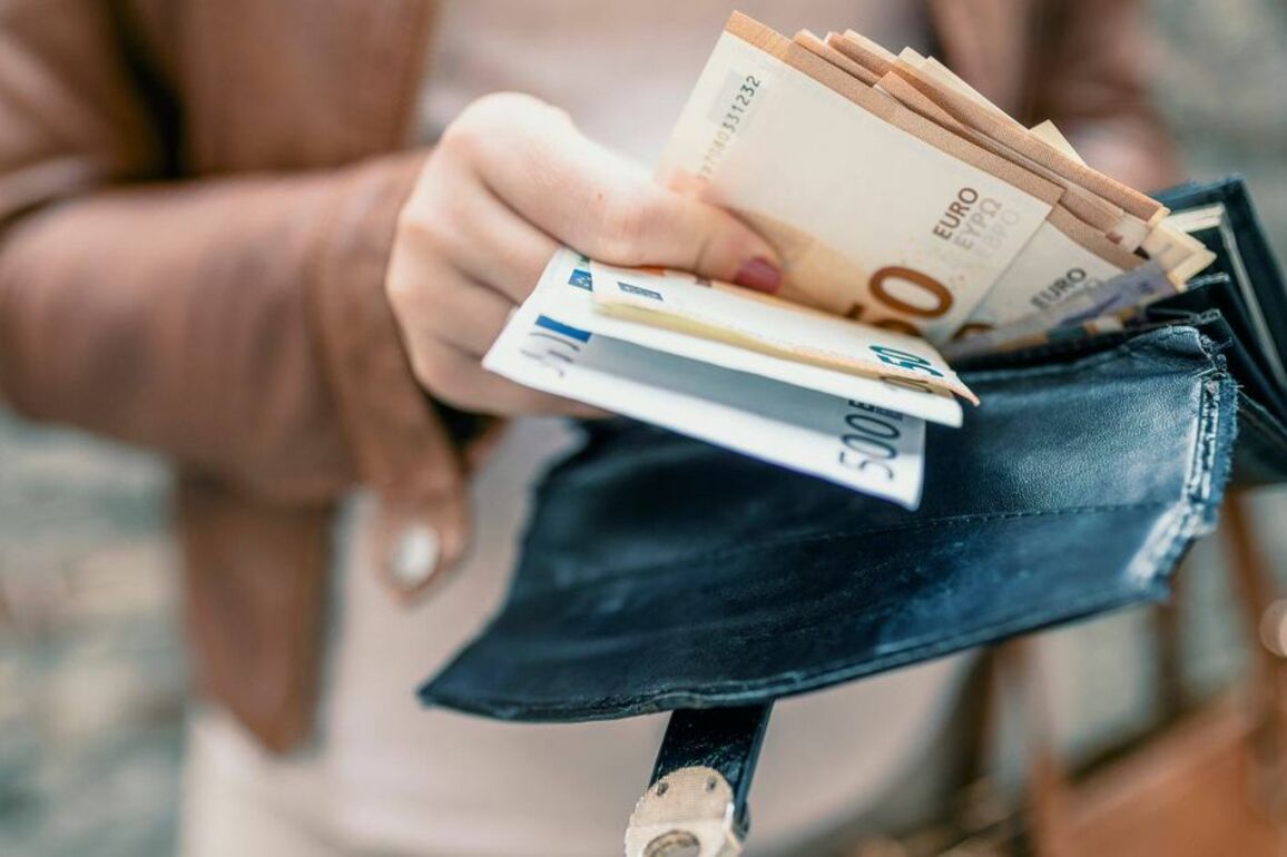 Northern Ireland and Republic of Ireland economic gap widening, report finds