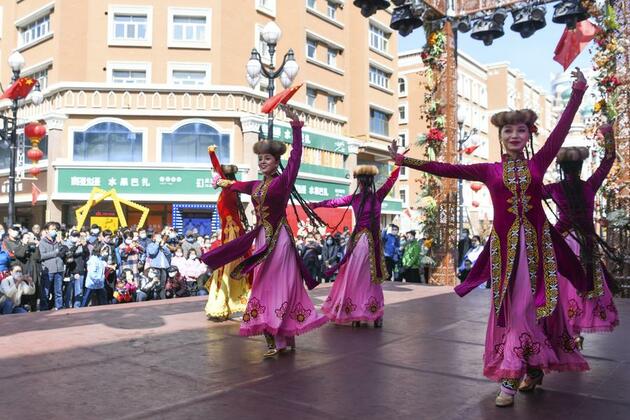 Xinjiang city upgrades public toilets with robots, new tech