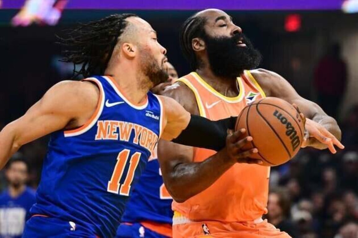 Cavs G James Harden breaks right thumb, questionable to play