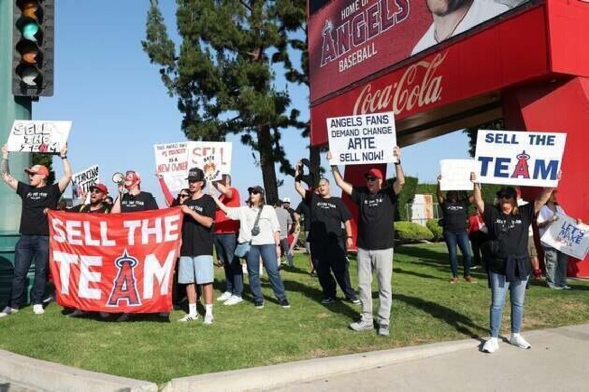 Angels fans have clear message: 'Sell the team'