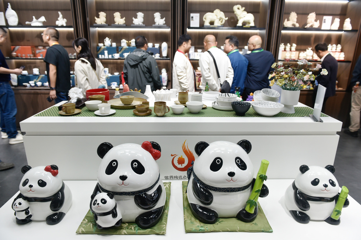 (CIIE) CHINA-SHANGHAI-CIIE-CULTURAL EXCHANGE (CN)