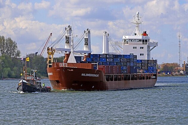 Air cargo crunch, ocean delays push firms to rethink routes