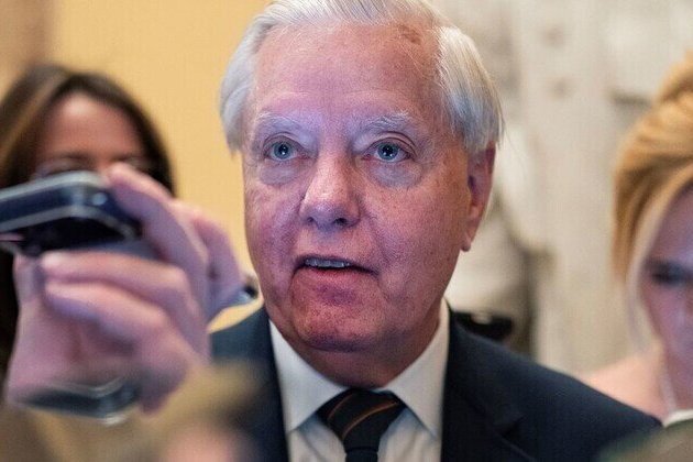 US senator calls on Trump to flood Iran with weapons