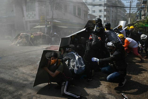Protesters in Myanmar Demand Security Forces Release Trapped Youths