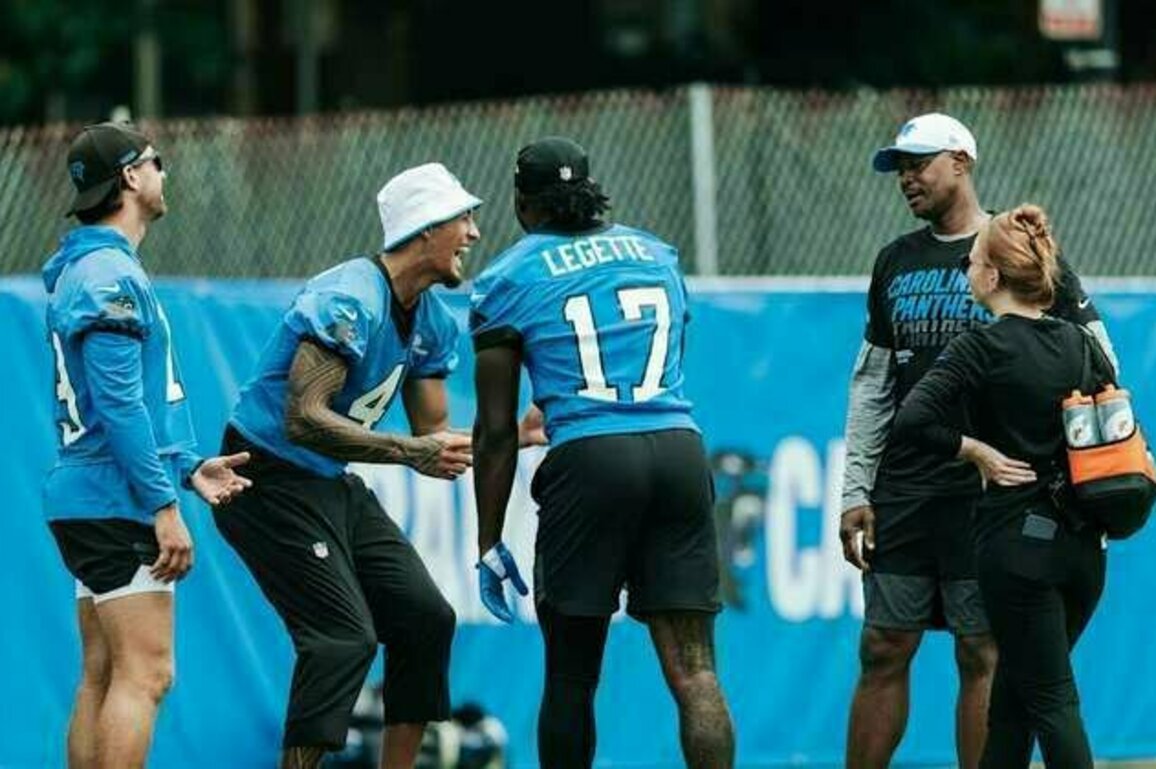 A boat, a gym, and an offseason of Panthers receiver bonding