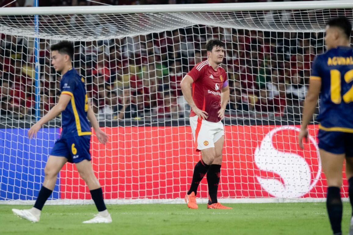 Manchester United came for the fans - and a neat paycheck. ASEAN All-Stars came for the win. - ESPN