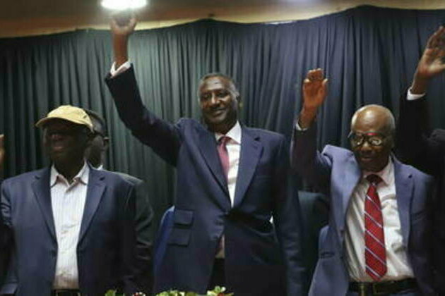 Paramilitaries announce "government of peace and unity" in war-torn African state