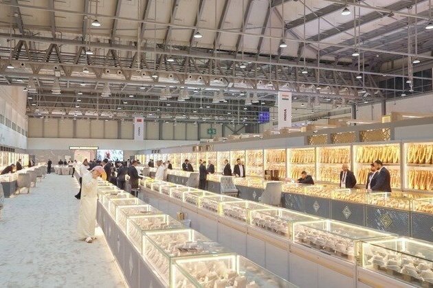 World's largest gold frame unveiled at Watch and Jewellery Middle East Show