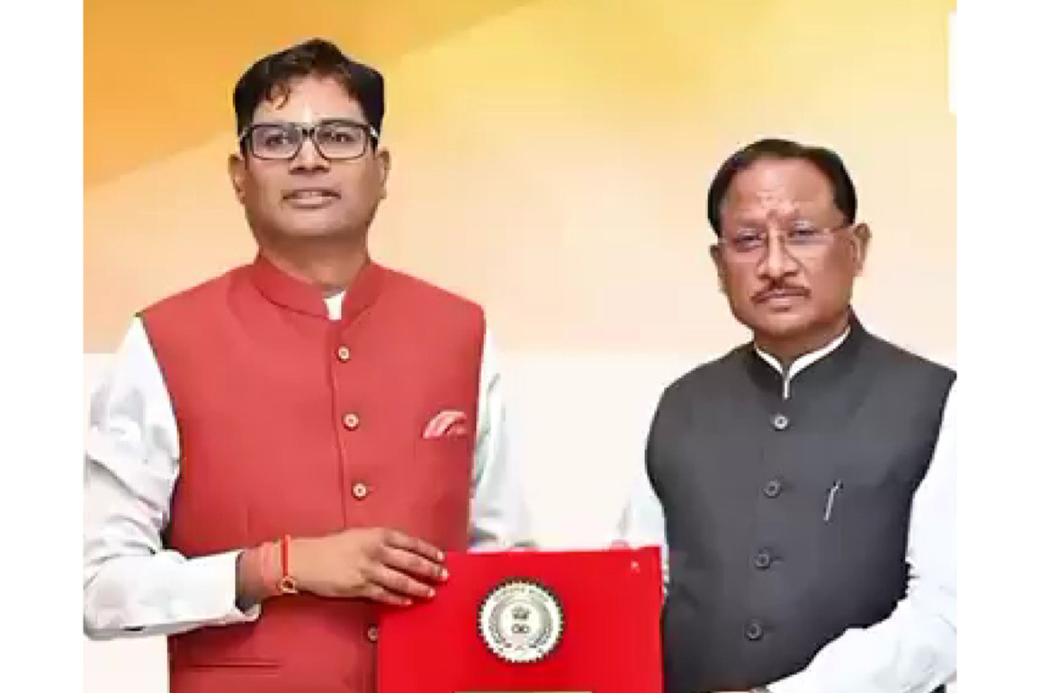 Chhattisgarh Finance Minister present Rs 1.72 lakh cr budget for 2026-27, focus on Bastar development, education and industry