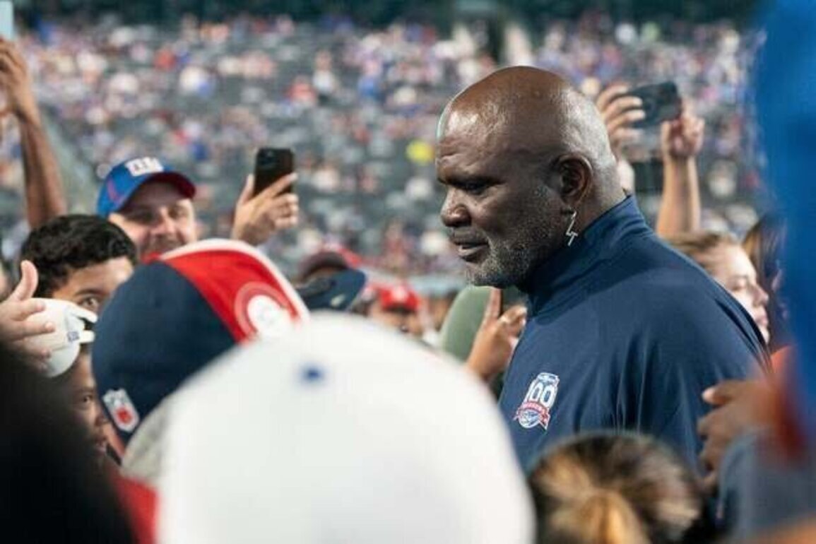 Lawyer: Lawrence Taylor still hospitalized with stomach-related issue