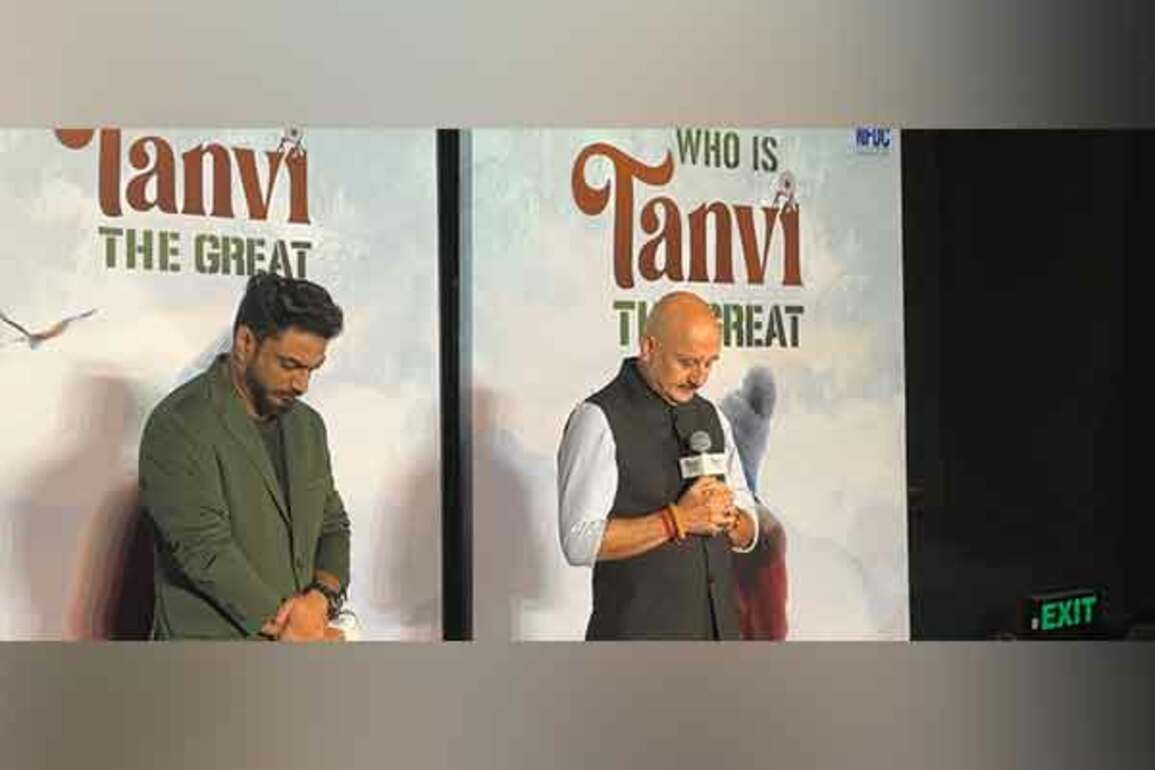 Anupam Kher observes one minute silence for Pahalgam terror attack victims at 'Tanvi The Great' event
