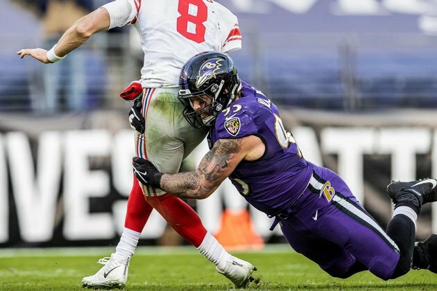 Derek Wolfe Posts That He Underwent Hip Surgery