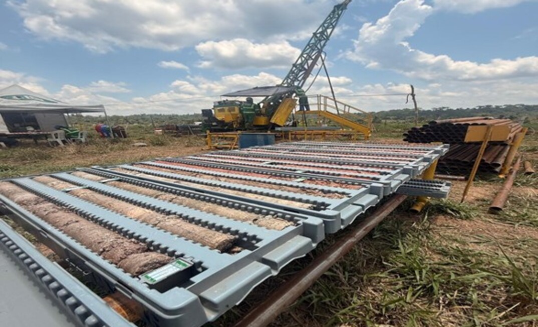 Testemunhos de sondagem no projeto de ouro Copeçal