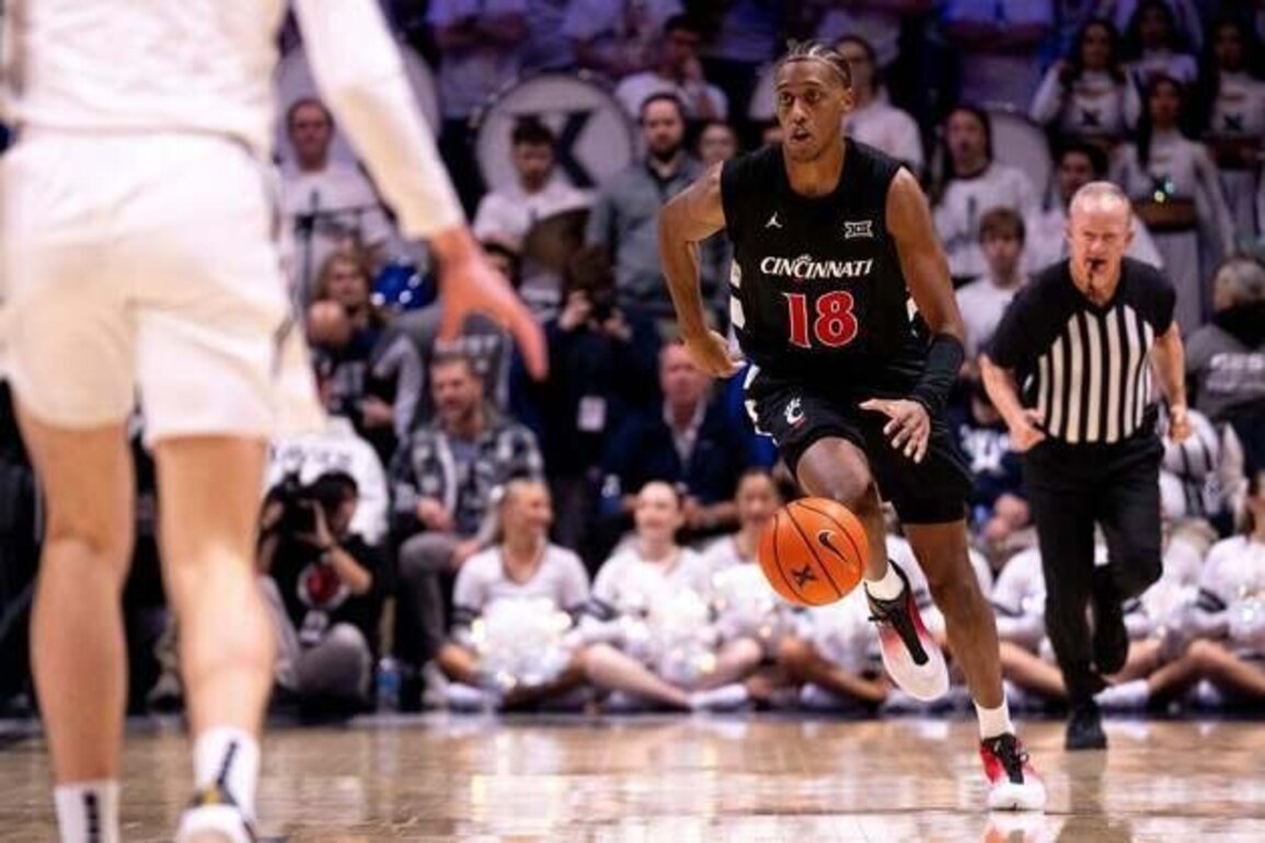 Clemson continues rigorous nonconference slate with Cincinnati